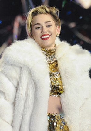 Miley Cyrus blasted reports that she made comments comparing herself ...