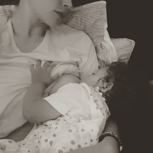 Doutzen Kroes shared a photo of herself breastfeeding her 10-month-old ...