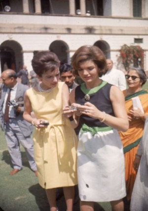 Unpublished. The First Lady Jackie Kennedy and sister Lee Radziwill in ...