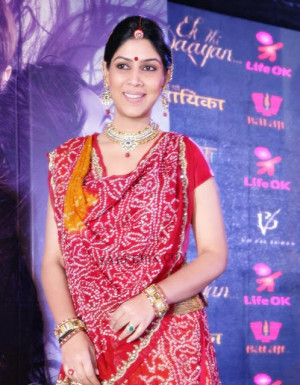 Dhoni Wife Sakshi Saree