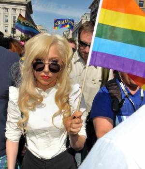 Lady Gaga, a muerte con la comunidad LGBT