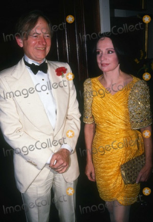 Mary McFadden Picture Tom Wolfe Mary McFadden6889JPG1989 FILE