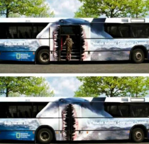en 2ème position ce magnifique bus, pub avec skateboard :