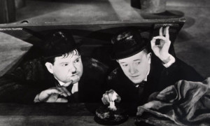 Laurel-and-Hardy-in-Way-O-007.jpg