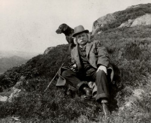 Edvard Grieg and his dog. Løvstakken, circa 1900.