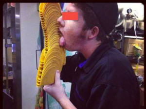 fast-food-employees-keep-posting-gross-photos-online.jpg