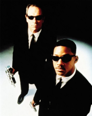 039_26265~Tommy-Lee-Jones-Will-Smith-in-Men-in-Black-Posters.jpg