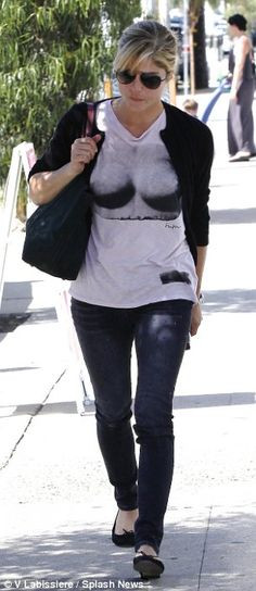 Selma Blair wearing the Kelly Wearstler BCRF tee and Sunset Skinny ...