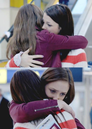 Naomily Hugging at Airport (Naomi and Emily) Skins Fire Skisn Season 7