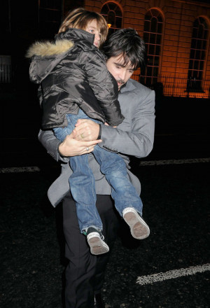 Colin Farrell's older brother Eamon Farrell has a belated wedding ...