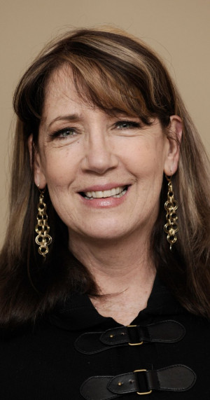 MV5BMjIwMTc0NzA0OV5BMl5BanBnXkFtZTcwMDIwMjk4OA@@._V1_SY1200_CR141,0 ...