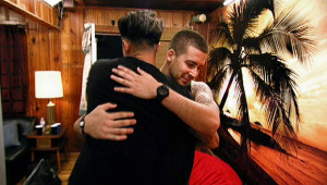 Pauly D and Vinny hug as the latter peaces out of Jersey Shore.
