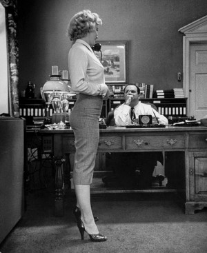 Marilyn Monroe on the phone, 1951. ( Bob Landry—The LIFE Picture ...