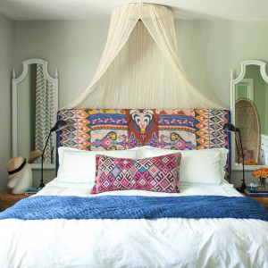 10 Ideas For Decorating Over the Bed