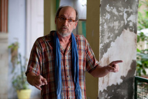 Richard Jenkins as ‘Richard from Texas’ in India in Columbia ...