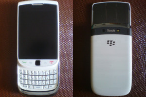 WTS BlackBerry (BB) torch 1 aka BB Torch 9800 White Logo at&t Bandung