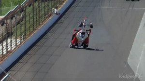 Helio Castroneves Crashes Hard During Indy 500 Practice picture