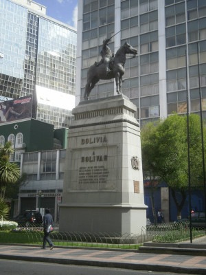Simon Bolivar Statue 5495959-plaza_venezuela_with_ ...