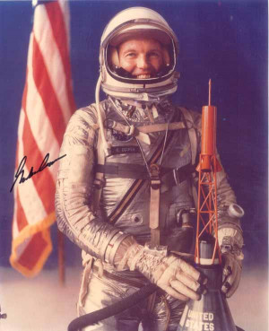 Photo signée par l'astronaute Gordon Cooper )