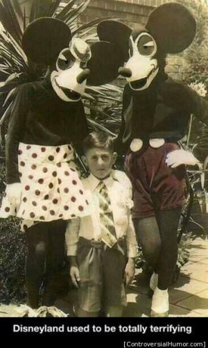 funny-pictures-terrifying-disneyland-mickey-mouse
