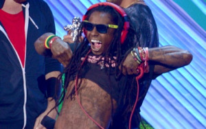 lil-wayne-headphones-vmas Here Is Lil’ Wayne’s Million Dollar ...