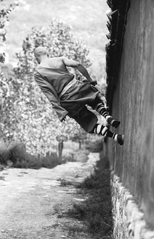 Shaolin Monks Training (18 pictures)