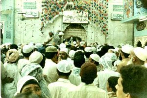 ... to the tomb of Farid Shakar Ganj. Photograph : Carl Ernst, 1986