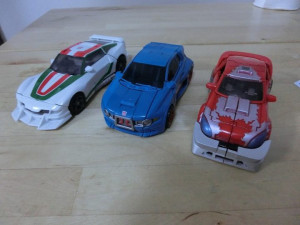 transformers generations 2014 skids and waspinator in hand images