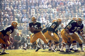 Bart Starr drops back to pass during Super Bowl I, a 35-10 victory ...