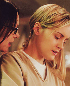 oitnb piper chapman alex vause vauseman animated GIF