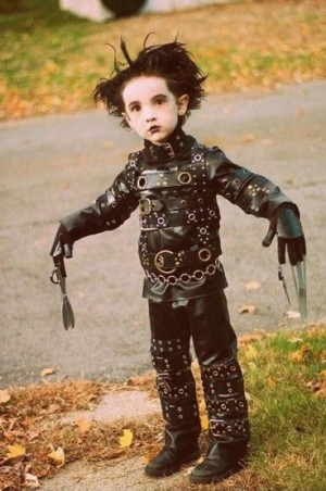 Here's a Friday dose of cosplay cute to send you off into the weekend!