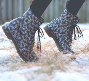 boots, doc martens, fashion, floral, flowers, ilovemaki, winter