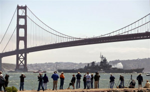 USS Iowa passes under the Golden Gate Bridge en route from Richmond ...