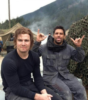 ... Funnypictures, Stephen Amell, Funny Quotes, Funny Photos, Manu Bennett