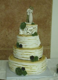 birch wedding cake *AND* the willow tree = love ♥