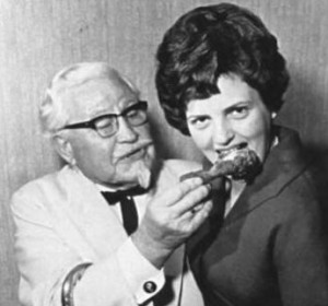 Założyciel Kentucky Fried Chicken Colonel Sanders w reklamie swojej ...