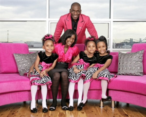 Jamal Bryant with his four girls. (Image Source: Twitter) With all the ...