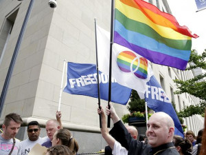 Supporters of marriage equality rally outside U.S Sixth Circuit Court ...