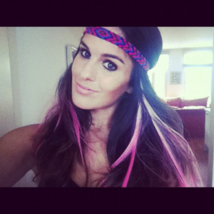 Sophia Tienstra met de Pink-Hair extensions en haarbandje van River ...