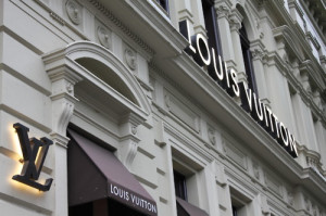 ... fashion style street style building louis vuitton street fashion