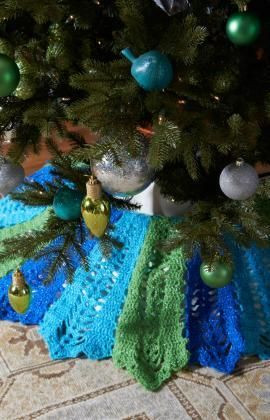 ... Crochet Christmas, Red Heart, Holiday Trees, Skirts Crochet, Crochet