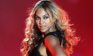 Beyoncé catches backlash over hot tub pic