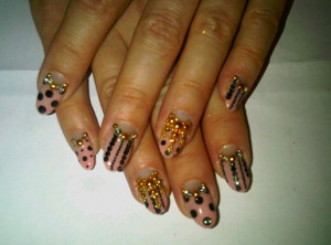 Jeannie Mai's nude black and gold nails Nails Trends, Gold Nails, Hip ...