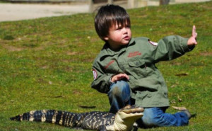 Australian Toddler Is a Real Snake Charmer (11 pics)