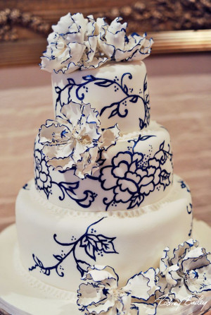 stunning wedding cakes: http://www.modwedding.com/2014/11/17/spoil ...