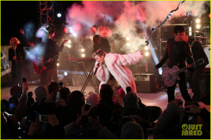 Miley Cyrus New Year Eve