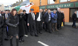 08 12 2014 Deputy Michael Healy Rae and Cllr Danny Healy Rae carrying