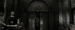 american horror story Evan Peters zachary quinto asylum kit walker dr ...