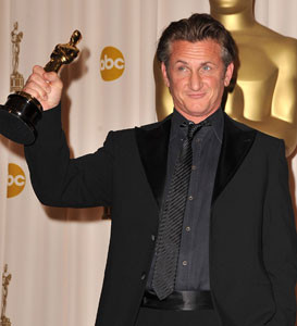 Photos and Quotes from Sean Penn in the 2009 Oscars Press Room