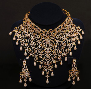simple-wedding-gold-necklace-designs-317
